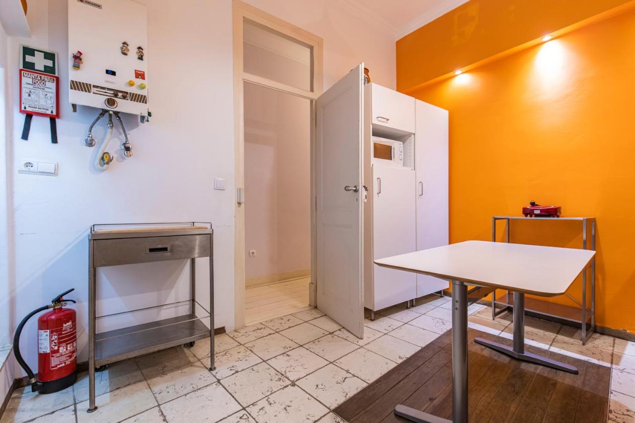 3Bdr Mouraria Apartment By Lovelystay Lisboa Exterior foto